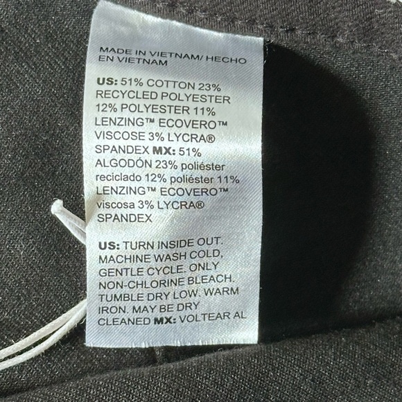 CHICOS NWT Pull On Wide Leg Crop Capri Women’s Size 3 (16) Black Jeans NWT - Picture 4 of 6